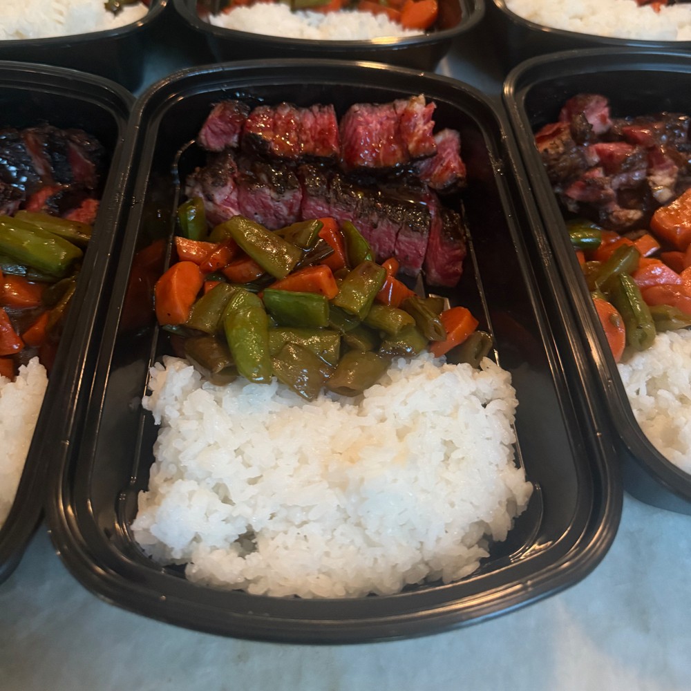 Hawaiian Kalbi Short Rib meal prep container